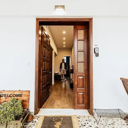 D-val Luxurious Apartment Angistron