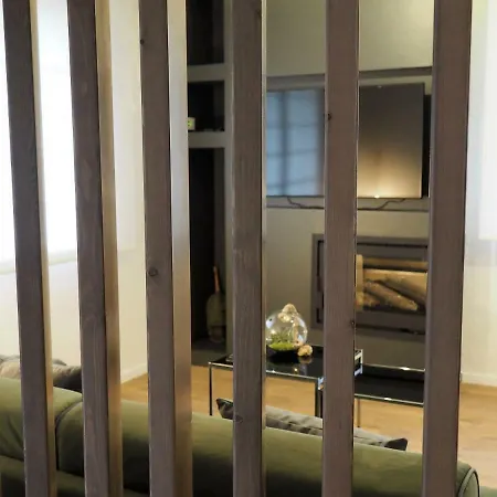 D-val Luxurious * Ángistron